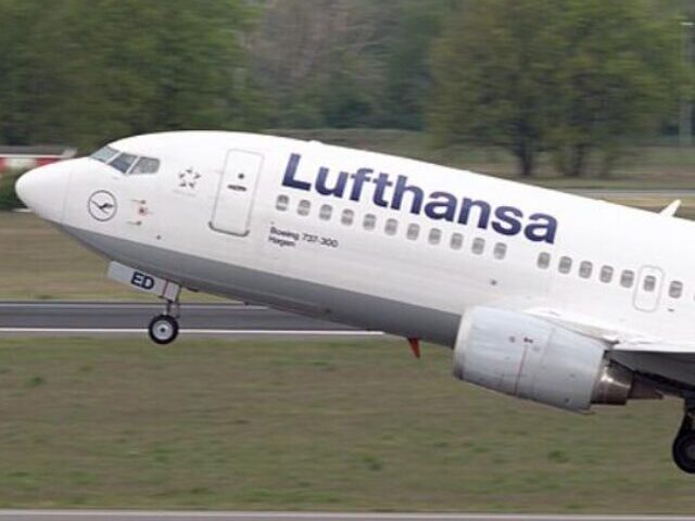 Lufthansa Boeing-737 taking-off