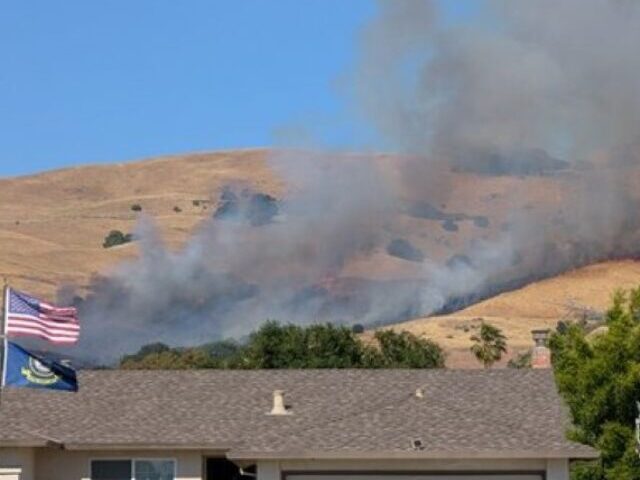 East San Jose Fire 100 Acres Burned, 75% Contained, 8 Homes Evacuated (10)