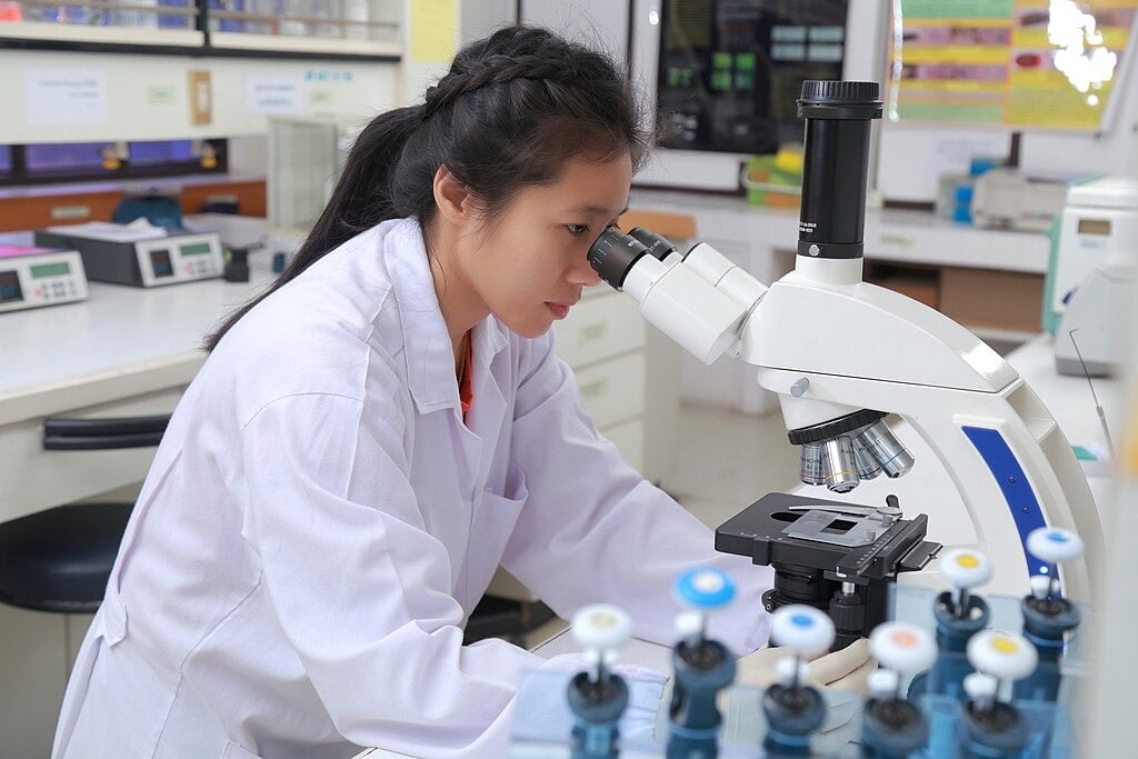 Representative Image. Scientists are working in the lab. Photo Source (CC BY 4.0)