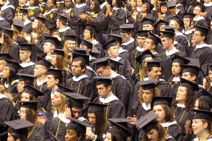 A crowd of college students at the 2007 Pittsburgh University Commencement.