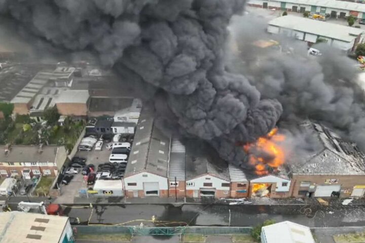 Great Bridge Tyre Fire (3)