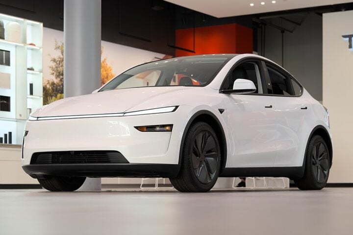Tesla Model Y 2025 at Santana Row dllu