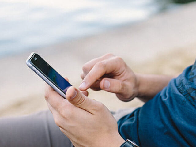 cropped-AI-Chatbots-Generate-88-False-Health-Information-When-Manipulated-New-Study-Warns.jpg