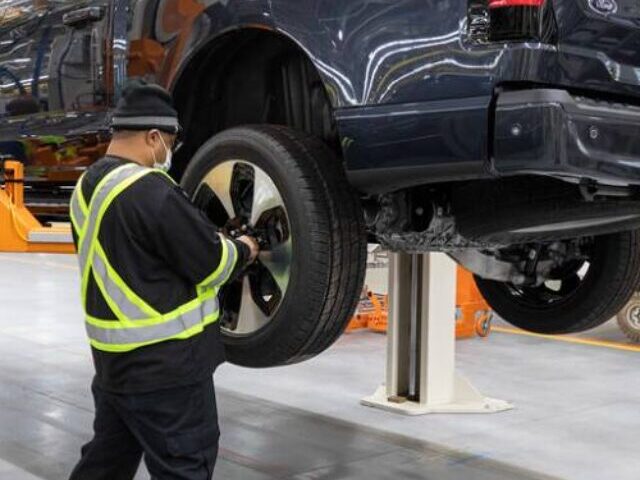 cropped-EU-2035-Zero-Emission-Car-Target-Saves-1-Million-Jobs-While-Creating-220000-New-Battery-and-Charging-Positions-1.jpg
