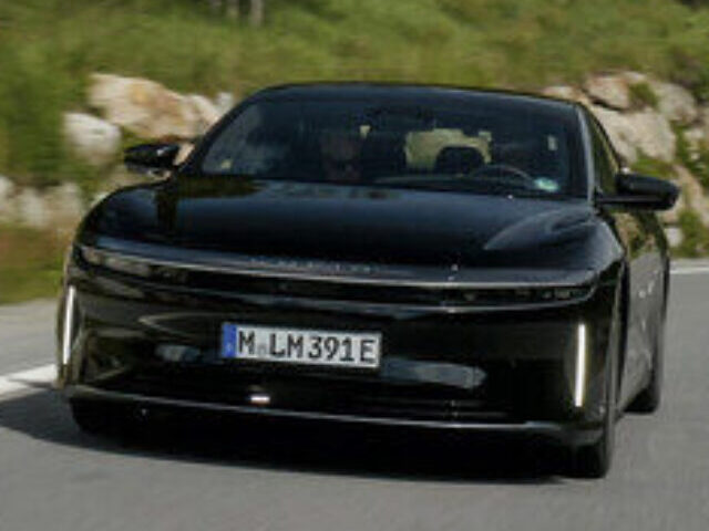 Lucid Group-Air-Grand-Touring-Guinness-World-Records-Title-4