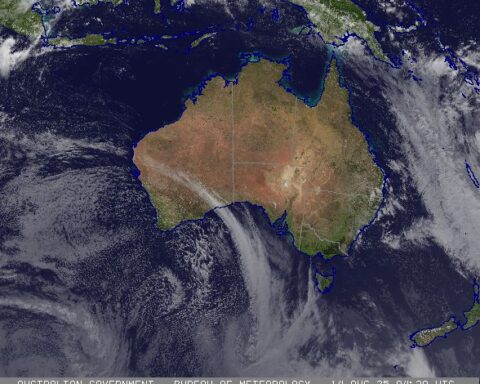 Weather map of Australia showing a cold front impacting south‑west WA and moving toward South Australia, Victoria, and Tasmania with cloud bands and wind icons (August 2025).