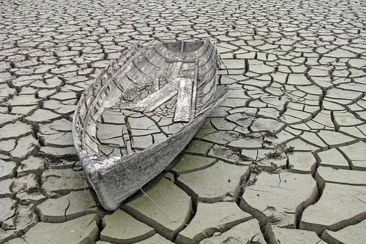 Illustrative image for an article on the perception gap between policymakers and public support (69%) for climate action and willingness to pay.