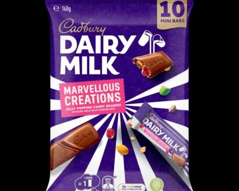 Front of pack of Cadbury Marvellous Creations Jelly Popping Candy Beanies 10‑piece 160g sharebag.