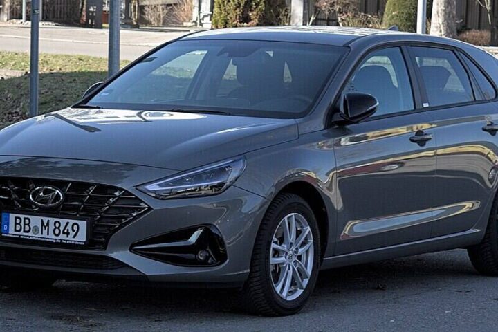 Hyundai i30 PD hatchback in Böblingen, photographed in 2021, affected by Australian recall over fuel pump impeller defect.