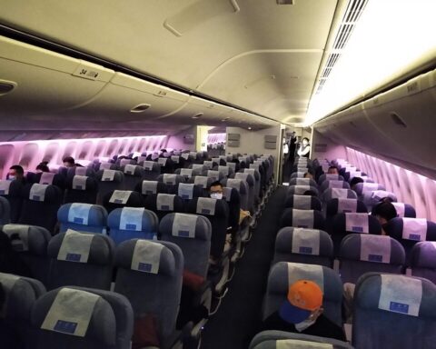 Under EU261 Article 10, downgrades trigger partial refunds of the airfare portion within seven days using distance bands of 30%, 50% or 75%. Photo Source: Wikimedia Commons — Mx. Granger (CC0 1.0)