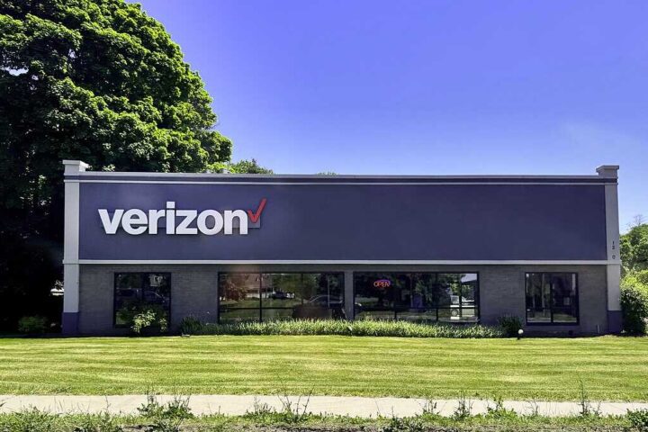 Exterior of a modern Verizon retail store in Burlington, Vermont