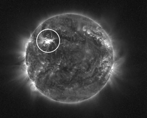 NOAA SWPC notice announcing an R3 radio-blackout event on November 4, 2025, from AR4274, with CME evaluation in progress.