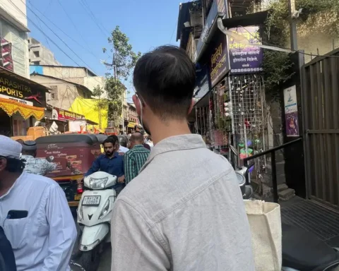 Post by Dutch software engineer Sacha Arbonel on X describing health issues after prolonged exposure to air pollution during his stay in India.