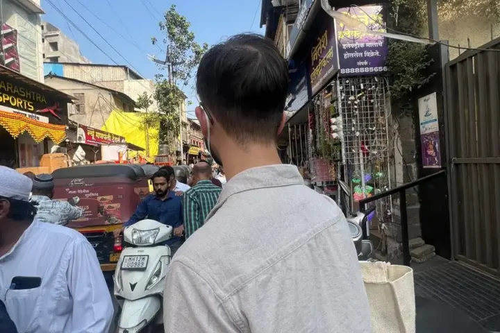 Post by Dutch software engineer Sacha Arbonel on X describing health issues after prolonged exposure to air pollution during his stay in India.