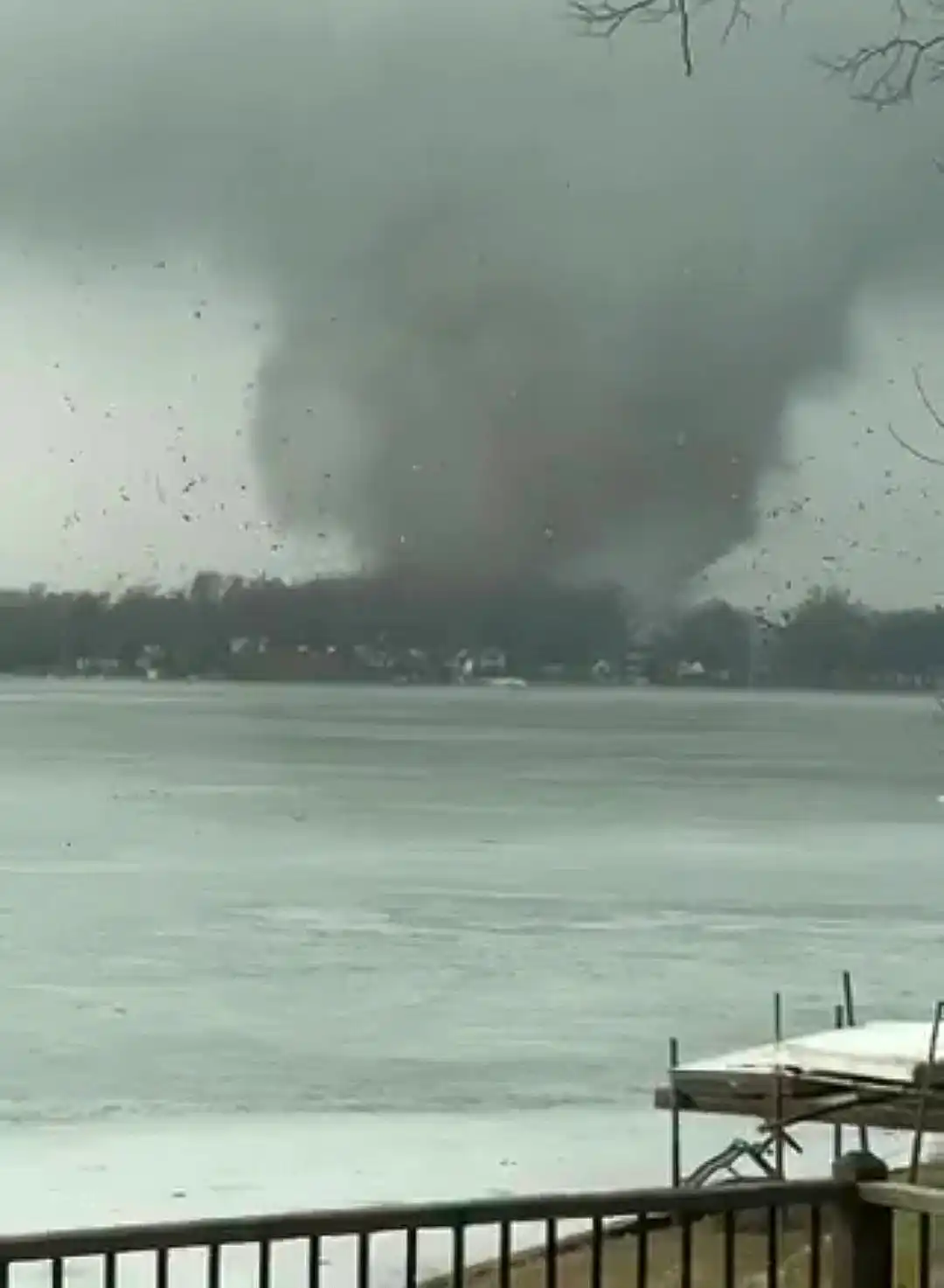 Tornado, Hail Strike Lake Geneva, DuPage County