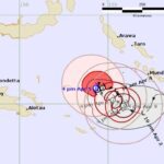Forecast track map of Tropical Cyclone Maila showing projected movement in the Solomon Sea toward Far North Queensland, issued April 5, 2026 by the Bureau of Meteorology