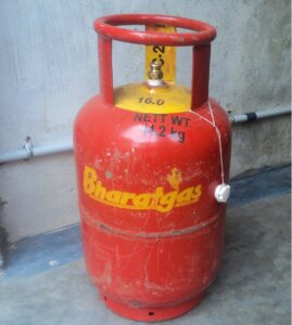 A Bharat-branded LPG cooking gas cylinder used in Indian households.