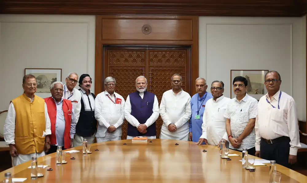 8th Pay Commission: Unions Demand 4.0 Fitment Factor for ₹72,000 Basic Salary