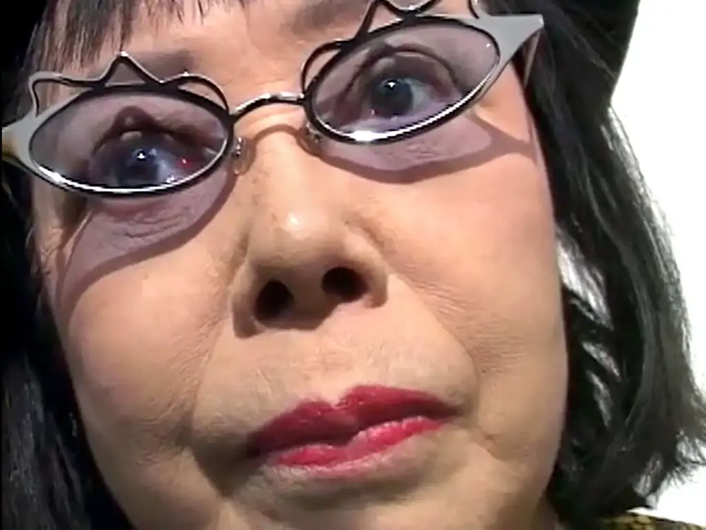 Yayoi Kusama, Who Sold 1,500 Mirrors for  Each to Protest Art’s Price Tags, Dies at 97 in Tokyo