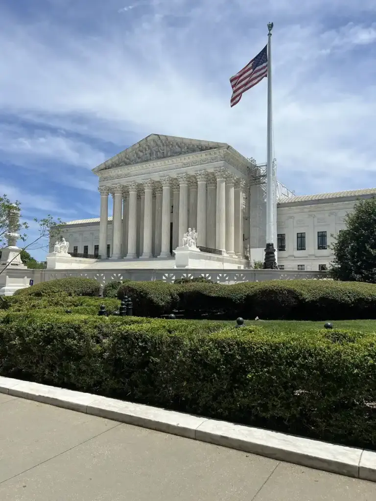Amazon Banks 0 Million in Tariff Refunds After Supreme Court Strikes Down IEEPA Duties