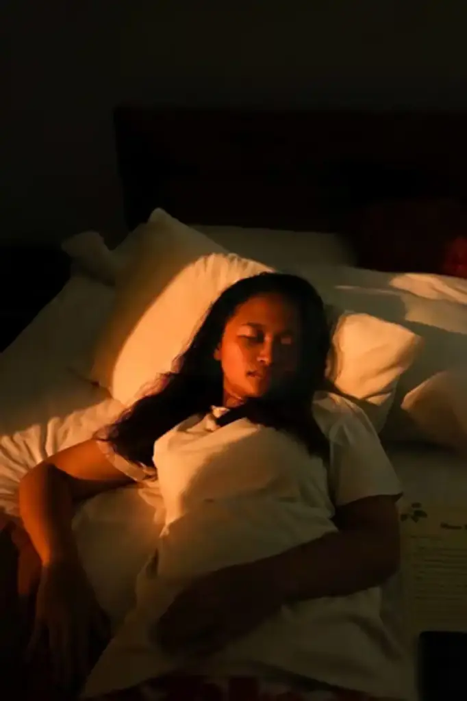 Do Women Need More Sleep Than Men? Science Weighs In