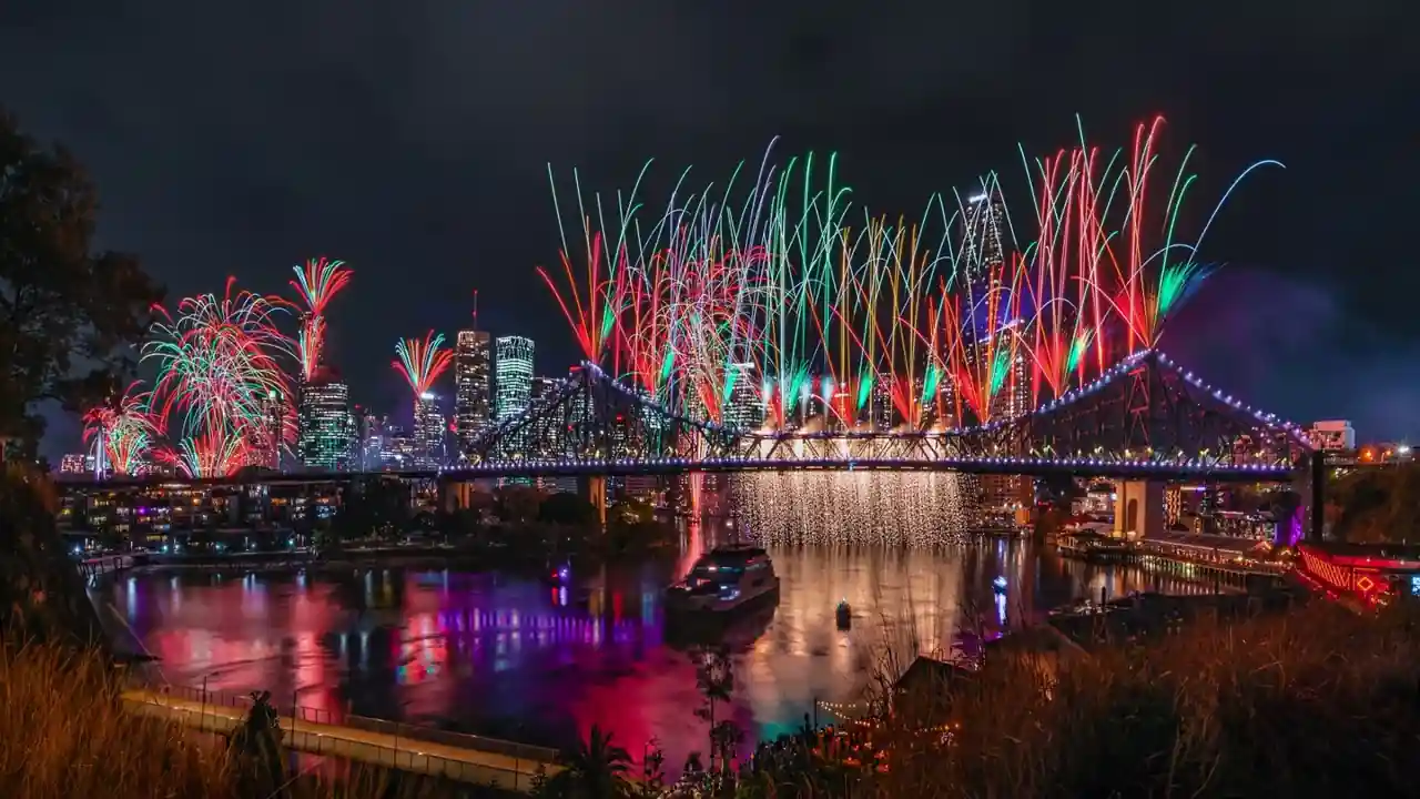 Riverfire 2026 Is Saturday: 450,000 Expected but No Ferries — Free Bus and Train Routes Confirmed