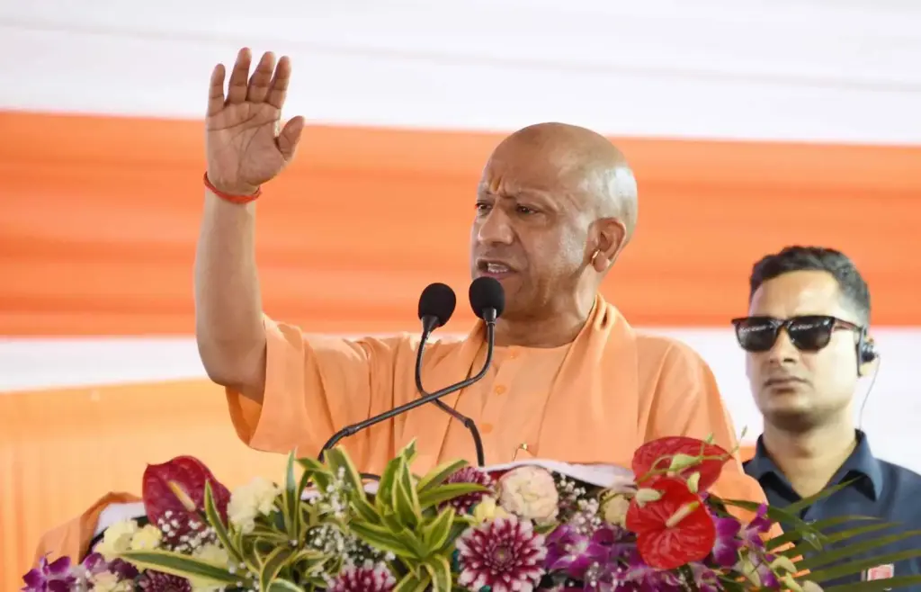 Uttar Pradesh Launches UPCOS To Standardize ₹16,000–₹20,000 Monthly Wages For 350,000 Outsourced Workers