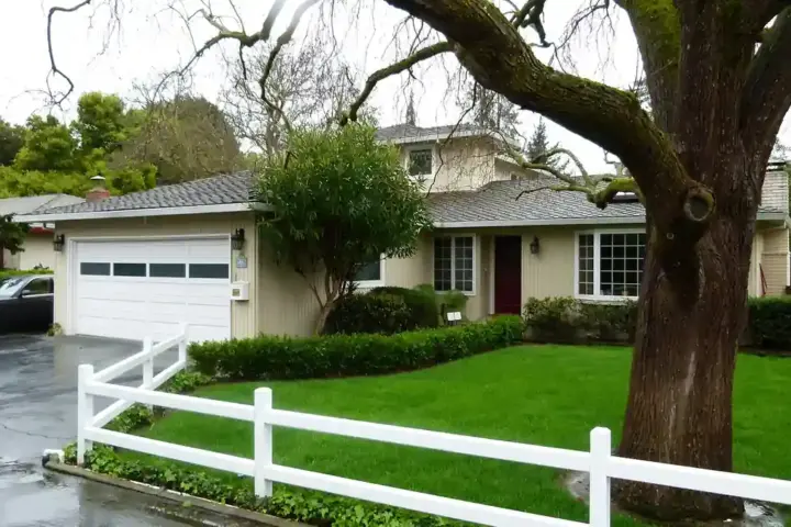 Exterior of the Menlo Park garage associated with Google's early history.