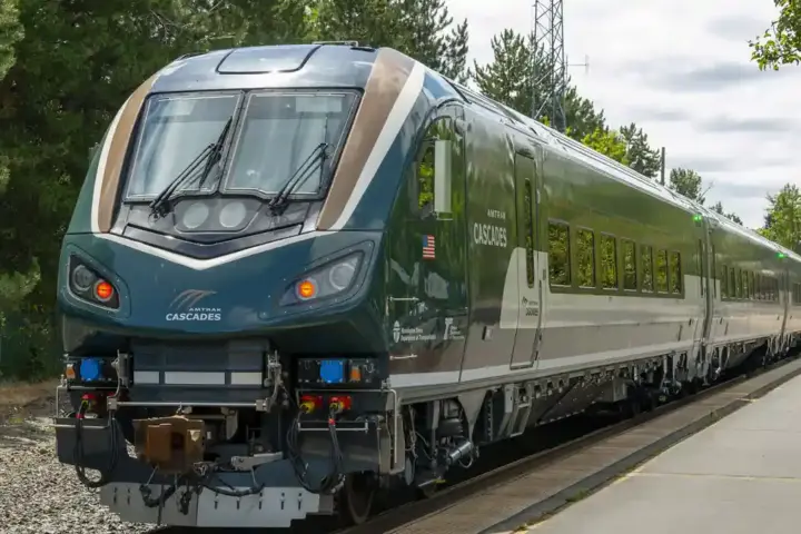 Amtrak Cascades Airo trainset at Salem station in Oregon.