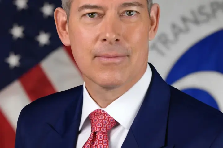 Official portrait of U.S. Transportation Secretary Sean Duffy.