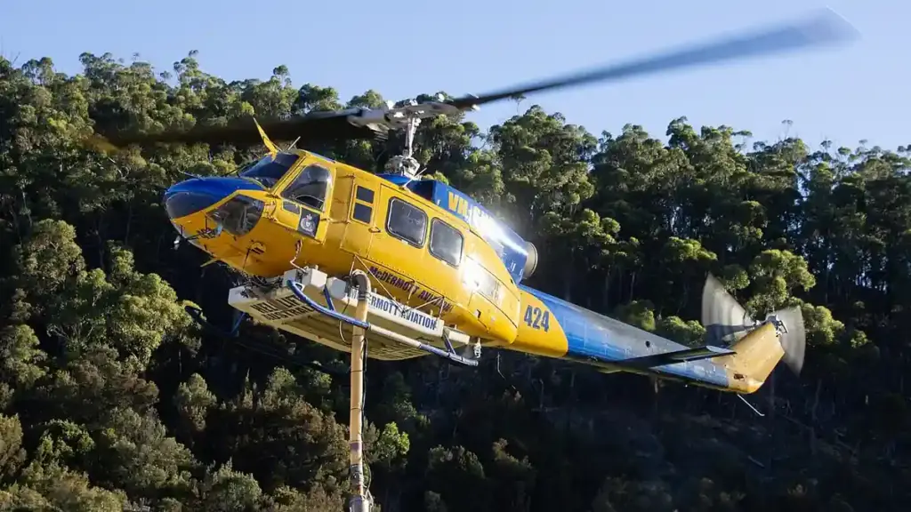 Private helicopter crashed on South Shore of Montreal killing all four occupants