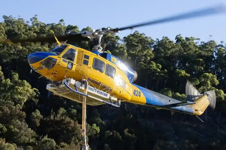 Private helicopter crashed on South Shore of Montreal killing all four occupants
