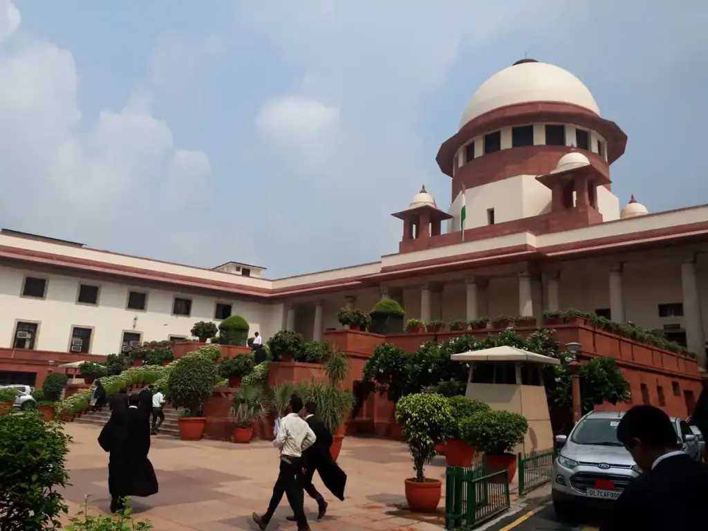Exterior photograph of a court building complex in New Delhi.