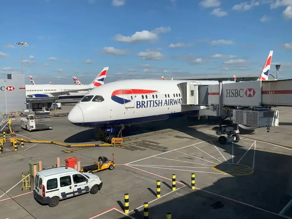 British Airways Calls BA825 Emergency a ‘Minor Technical Issue’ — Squawk 7700 Over Liverpool, Safe Landing at Heathrow
