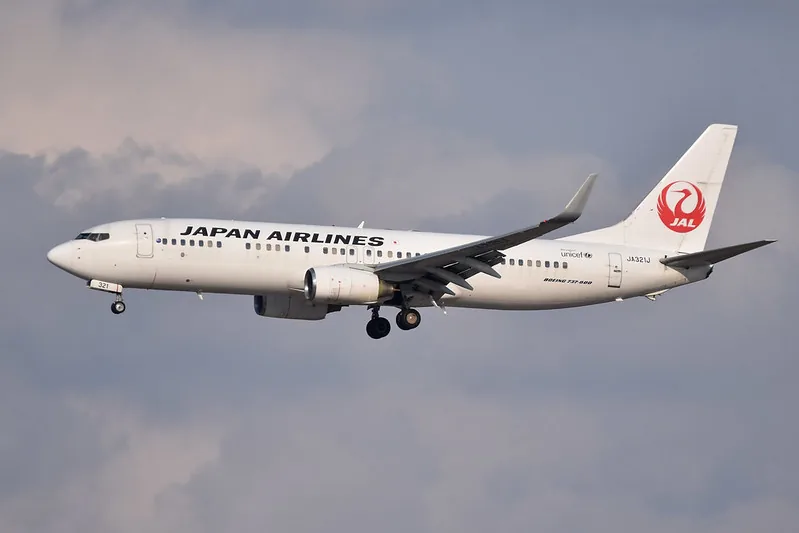 Passenger aircraft image used for Delta Flight 2311 oxygen-mask rapid descent story.