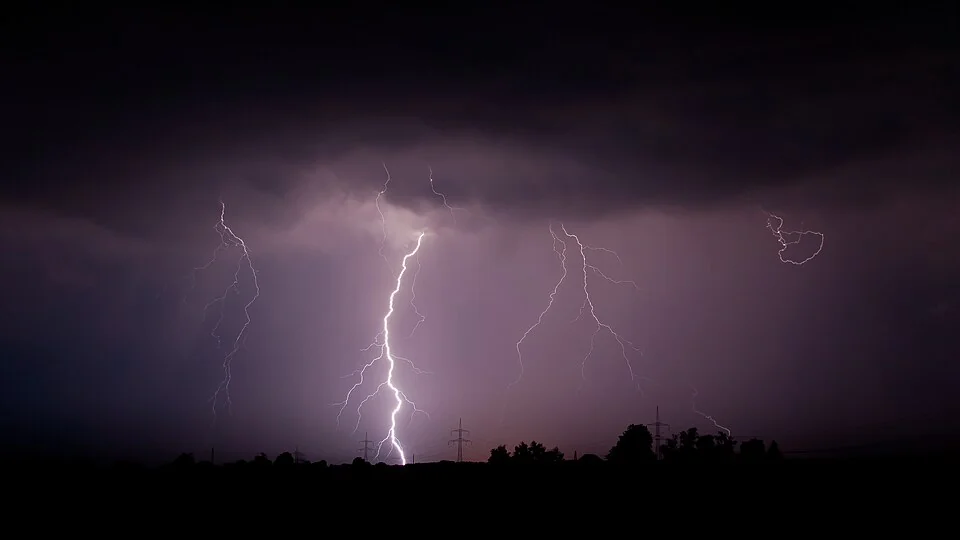 Detroit Severe Thunderstorm: 80,000+ Lose Power, Quarter-Size Hail Hits Wayne County — More Coming