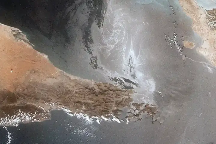 Satellite photograph of the Strait of Hormuz and surrounding coastal waters