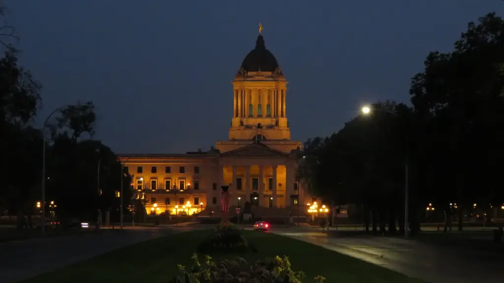 Manitoba Legislative Building in Winnipeg under daylight
