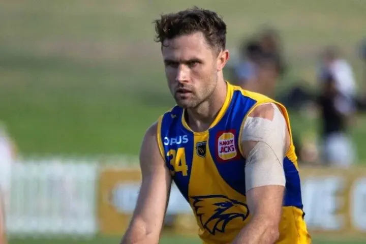 Mark Hutchings playing Australian rules football for West Coast Eagles