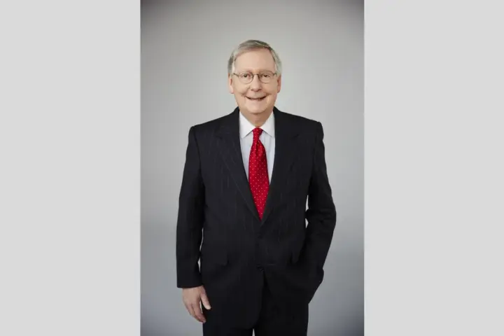Senator Mitch McConnell official portrait from 2016