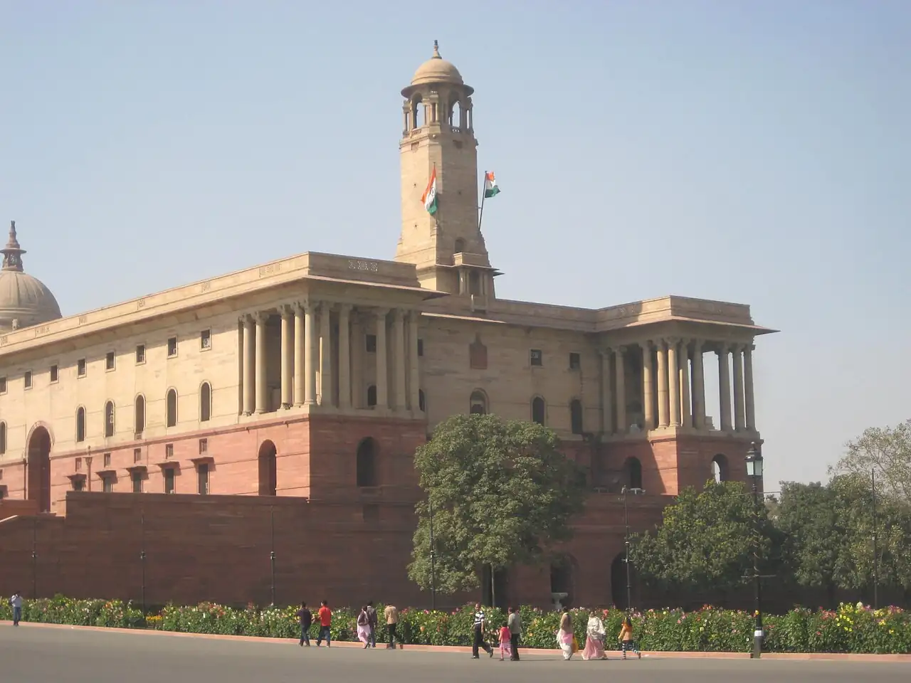 8th Pay Commission: Unions Demand 4.0 Fitment Factor—Would ₹72,000 Basic Salary Be Approved?