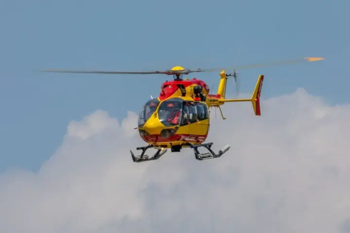 Emergency response vehicles at helicopter crash site near Montreal