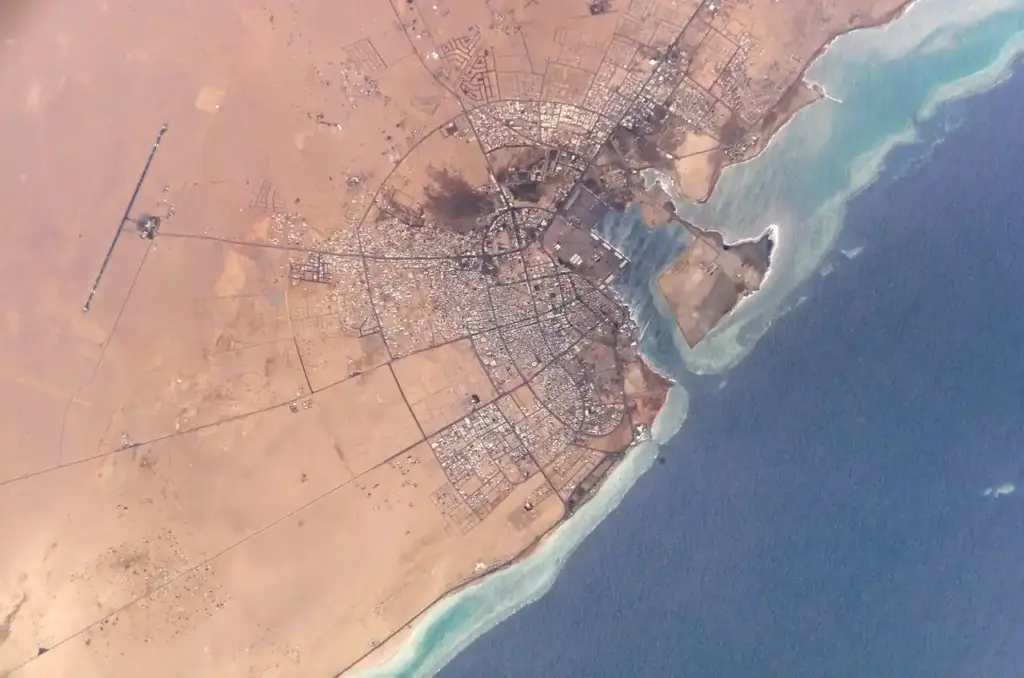 Aerial view of Yanbu on Saudi Arabia’s Red Sea coast, the western endpoint tied to pipeline exports.