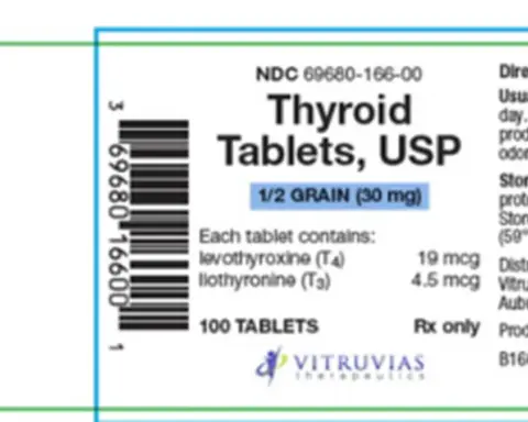 Vitruvias Thyroid Tablets USP 30 mg product label associated with recalled lot 504950