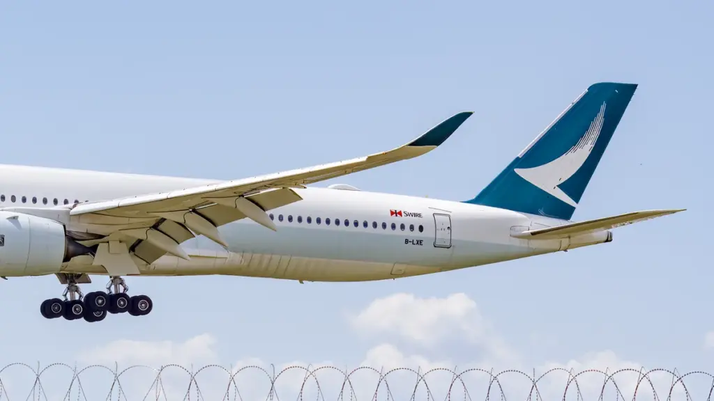 Cathay Pacific Extends Dubai and Riyadh Flight Cancellations Through November 30, 2026