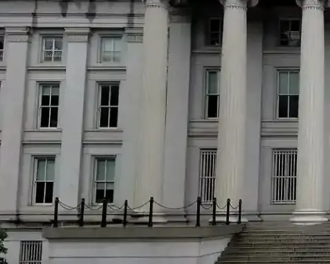 Government building used as contextual image for the AY 2026–27 tax-audit filing deadline.
