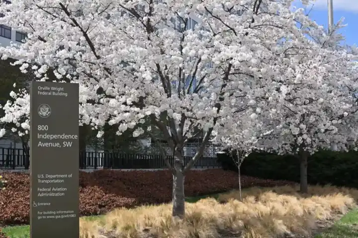 US Federal Building in Washington DC, the workplace behind the $9.5 billion administrative leave GAO report.