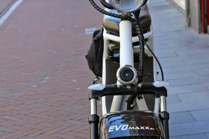 00 0978 Electric chopper (e-scooter).jpg