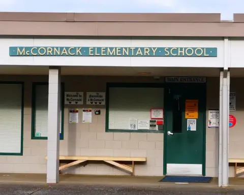 Oregon elementary school entrance used as an illustrative image