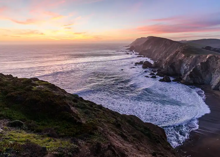 California coastline used as an illustrative image for Long Beach high-surf coverage